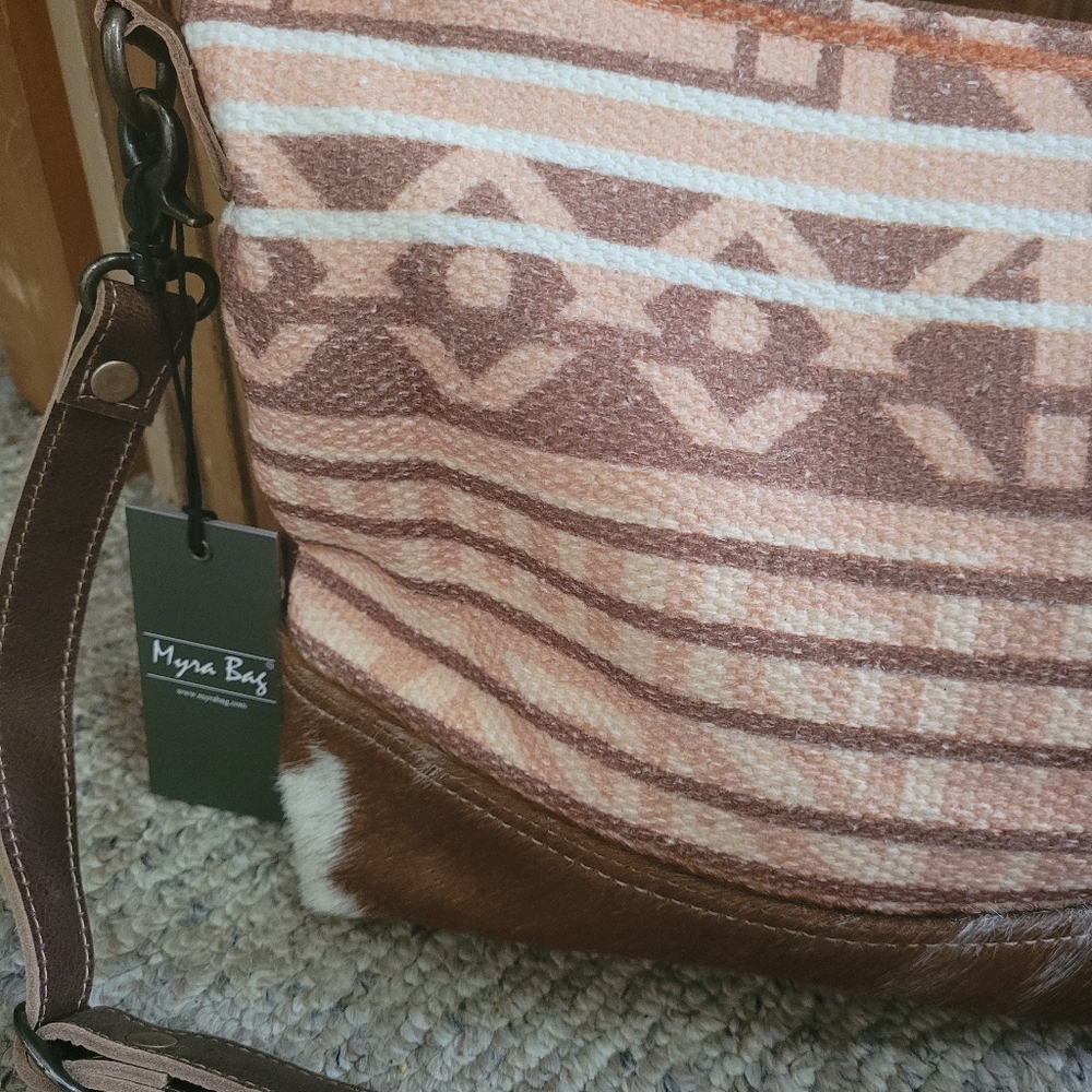 NWT Myra Beautiful Coral Handbag - Picture 7 of 7